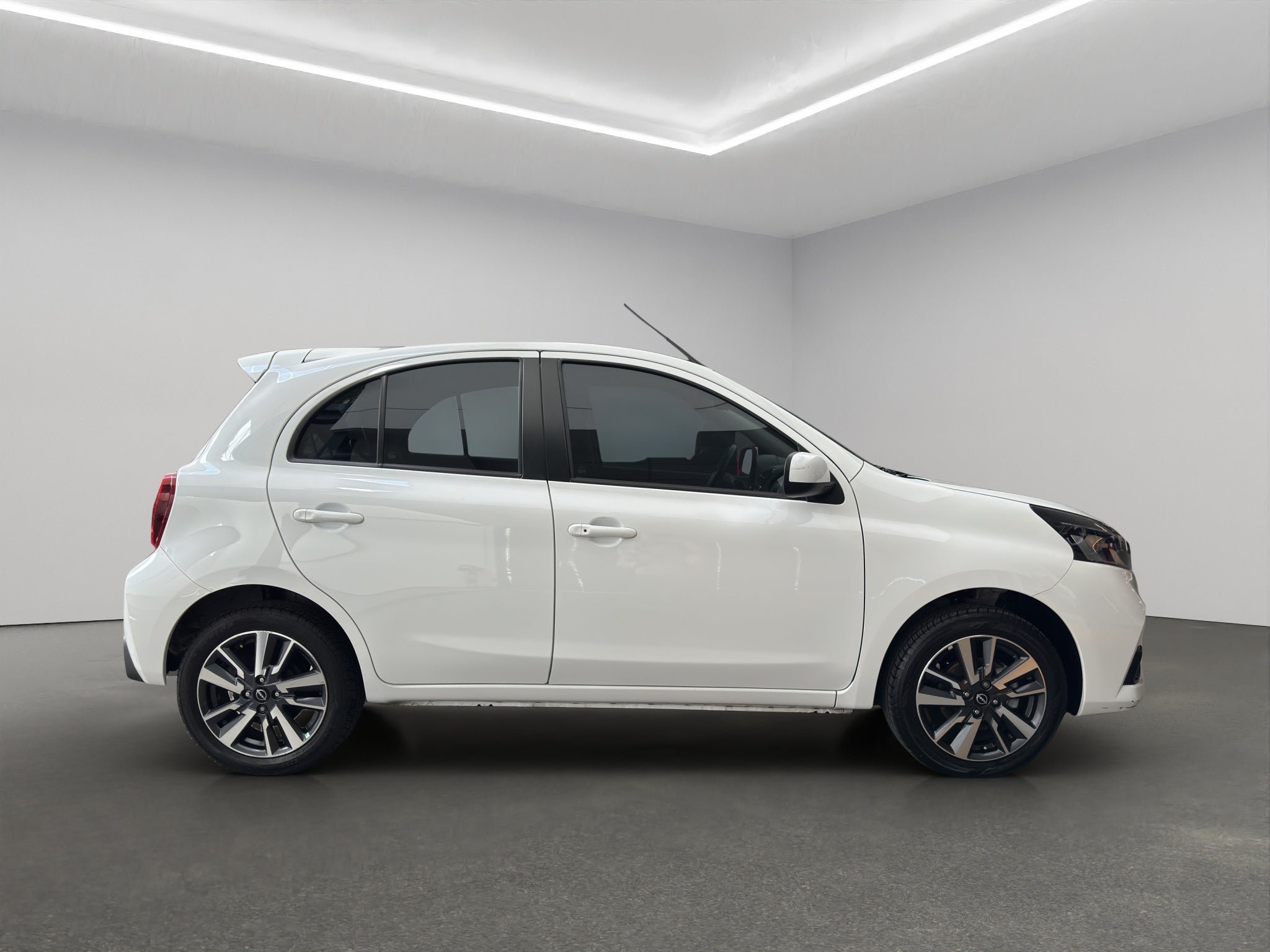 2024 Nissan March 5 pts. HB Exclusive, TM5, a/ac. Aut., VE, RA-16