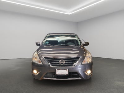 2019 Nissan Versa 4 pts. Advance, TA, a/ac., VE, f. niebla, RA-16 (línea anterior)