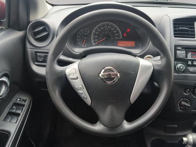 2019 Nissan Versa 4 pts. Sense, TA, a/ac., VE (línea anterior)