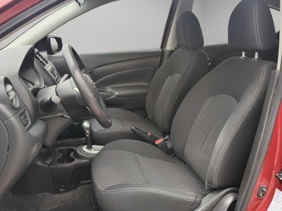 2019 Nissan Versa 4 pts. Sense, TA, a/ac., VE (línea anterior)