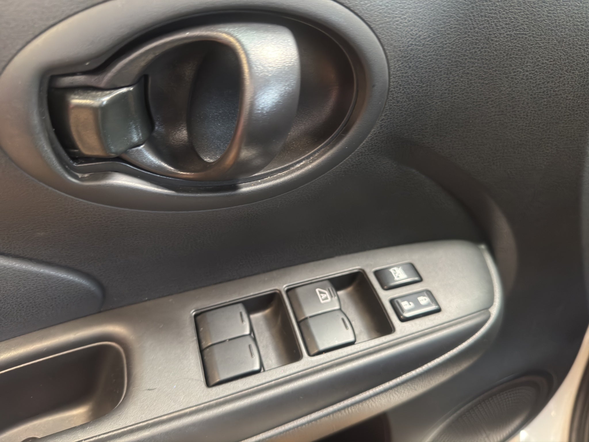 2024 Nissan V-Drive 4 pts. TM5, a/ac., VE, audio, RA-15