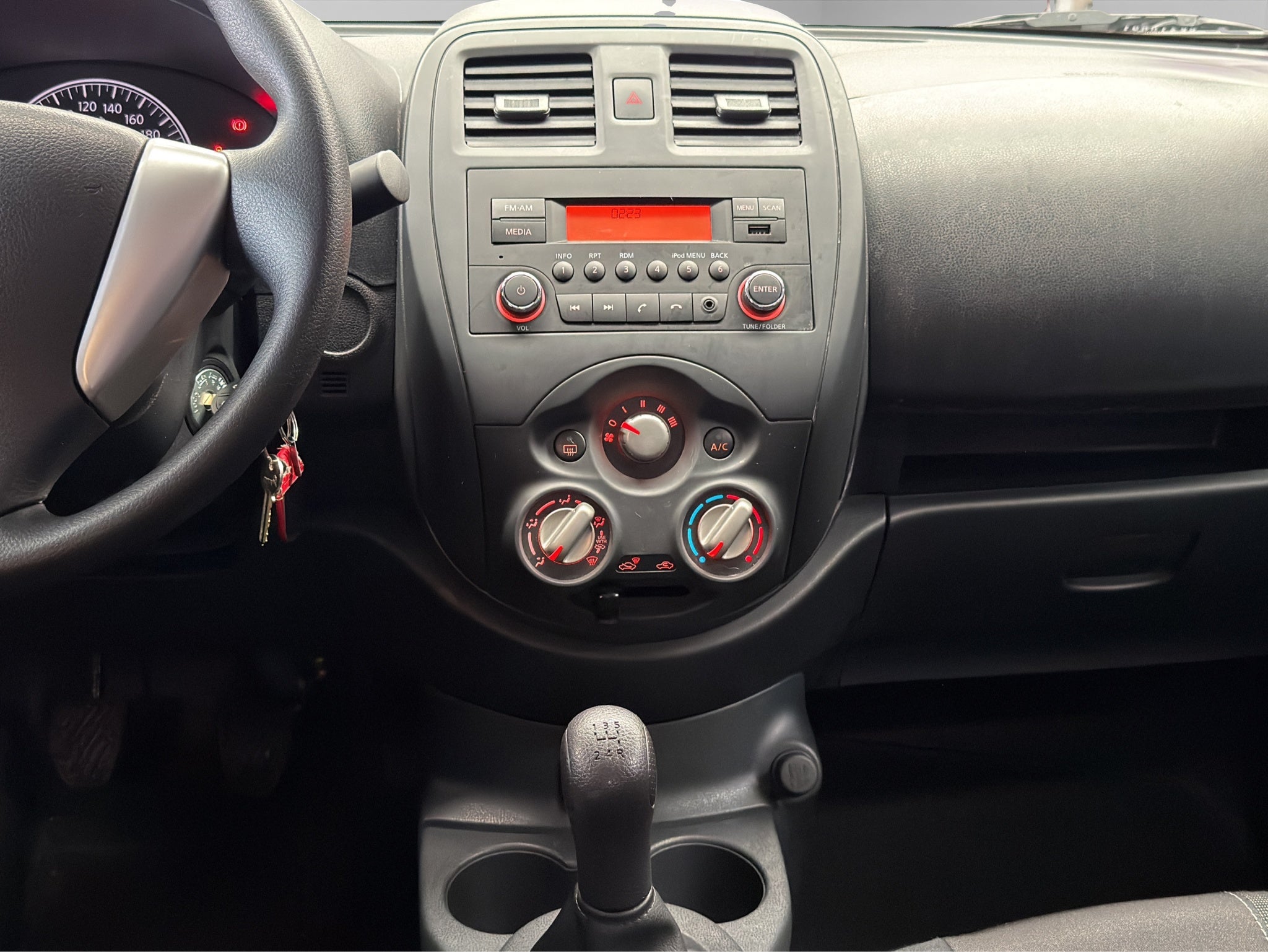 2025 Nissan V-Drive 4 pts. TM5, a/ac., VE, audio, RA-15