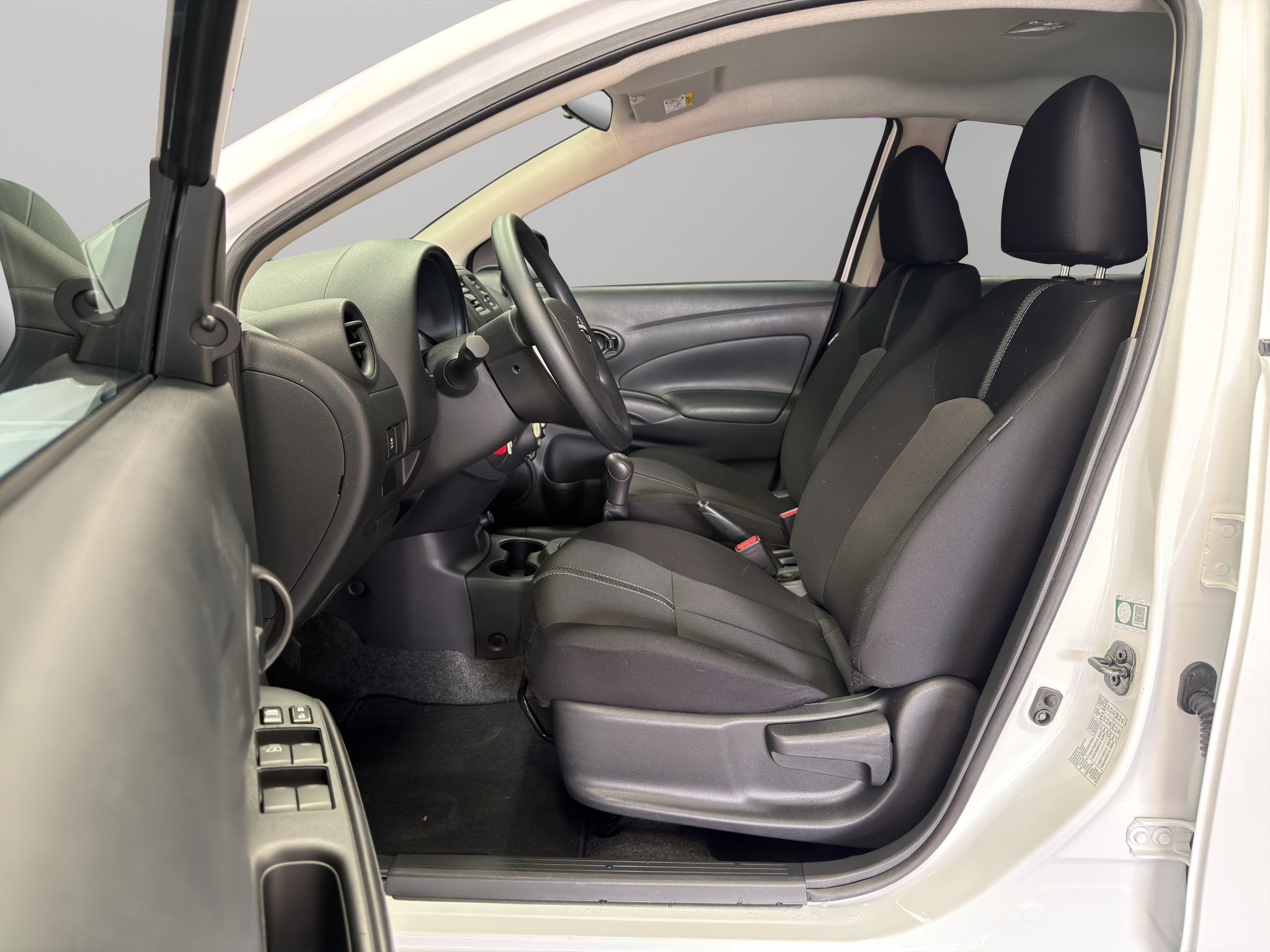 2025 Nissan V-Drive 4 pts. TM5, a/ac., VE, audio, RA-15