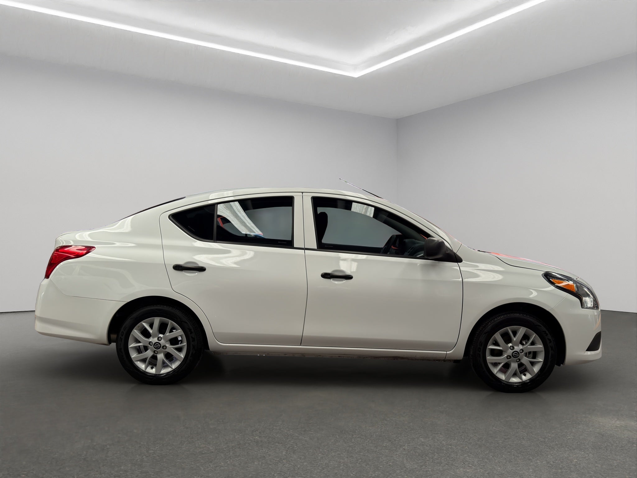 2025 Nissan V-Drive 4 pts. TM5, a/ac., VE, audio, RA-15