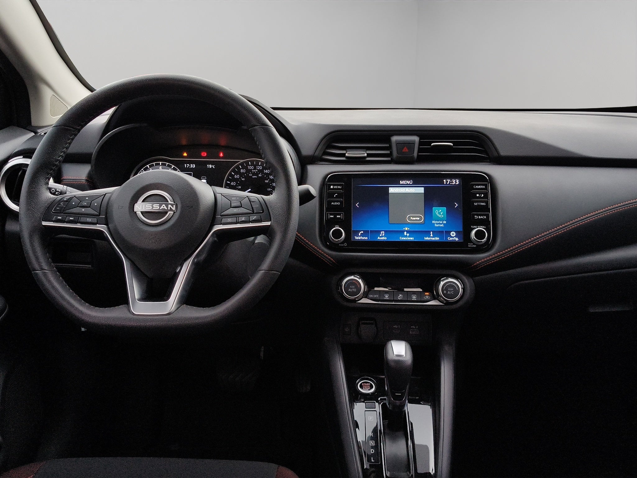 2024 Nissan Versa 4 pts. SR, TA, a/ac. Aut., f. niebla, f. led, spoiler, RA-17