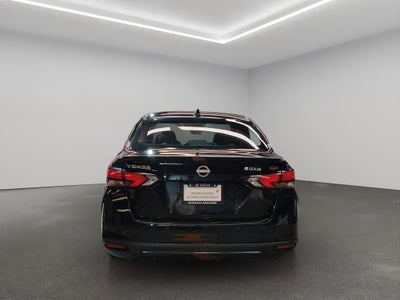 2024 Nissan Versa 4 pts. SR, TA, a/ac. Aut., f. niebla, f. led, spoiler, RA-17