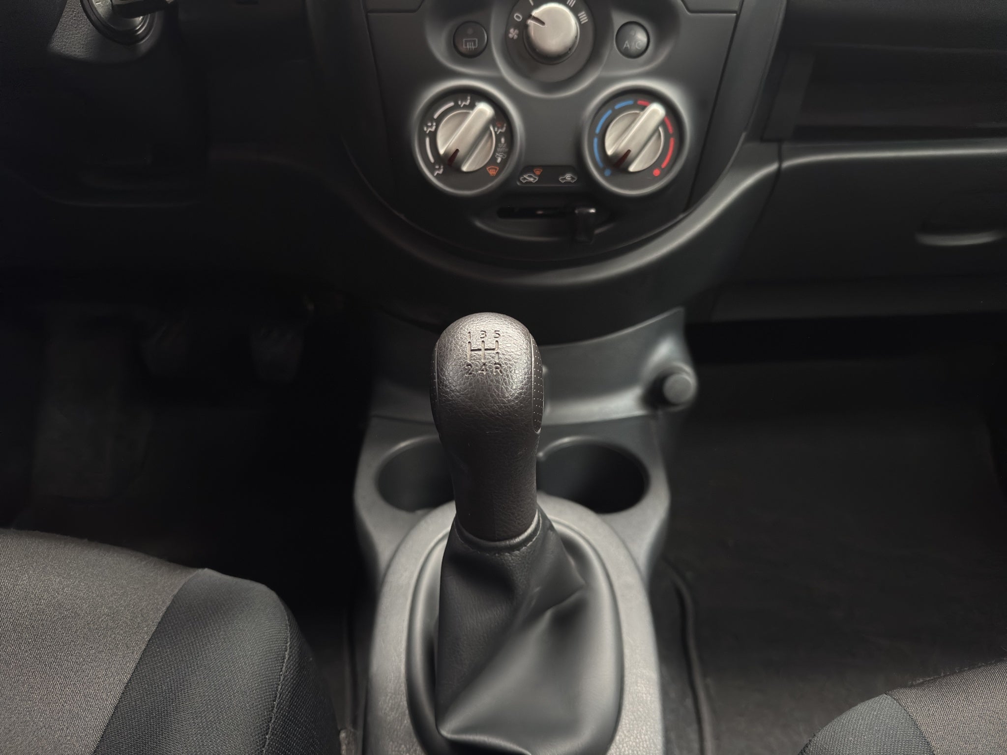 2025 Nissan V-Drive 4 pts. TM5, a/ac., VE, audio, RA-15