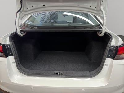 2024 Nissan Versa 4 pts. Sense, TM5, a/ac., R-15