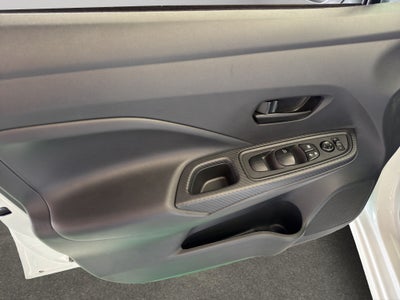 2024 Nissan Versa 4 pts. Sense, TM5, a/ac., R-15