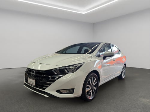 2025 Nissan Versa 4 pts. Advance, TM5, a/ac., f. niebla, RA-16 (línea anterior)