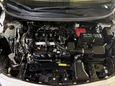 2025 Nissan Versa 4 pts. Advance, TM5, a/ac., f. niebla, RA-16 (línea anterior)