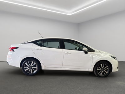 2025 Nissan Versa 4 pts. Advance, TM5, a/ac., f. niebla, RA-16 (línea anterior)