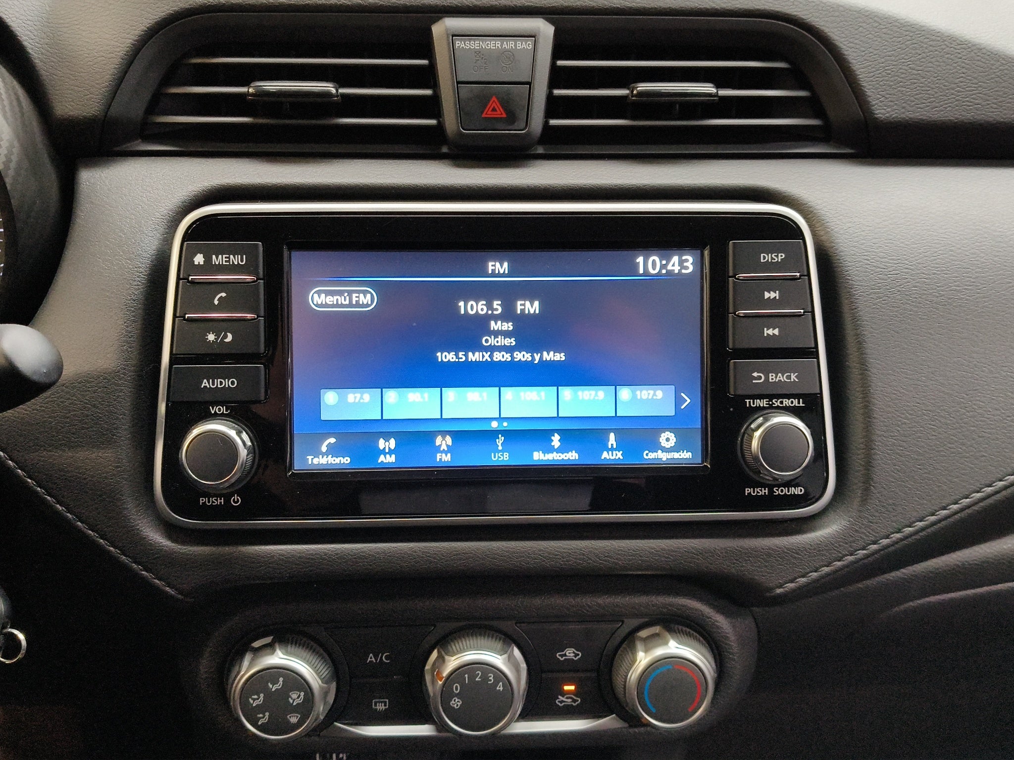 2025 Nissan Versa 4 pts. Sense, CVT, a/ac., R-15 (línea anterior)
