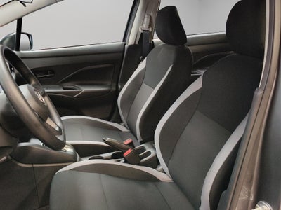2025 Nissan Versa 4 pts. Sense, CVT, a/ac., R-15 (línea anterior)