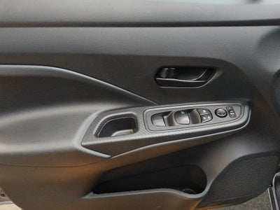 2025 Nissan Versa 4 pts. Sense, CVT, a/ac., R-15 (línea anterior)