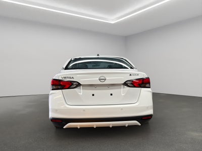 2024 Nissan Versa 4 pts. Sense, TM5, a/ac., R-15