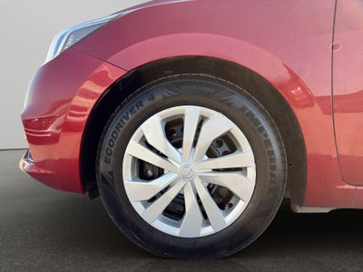 2022 Nissan Versa 4 pts. Sense, CVT, a/ac., VE, R-15 (línea anterior)