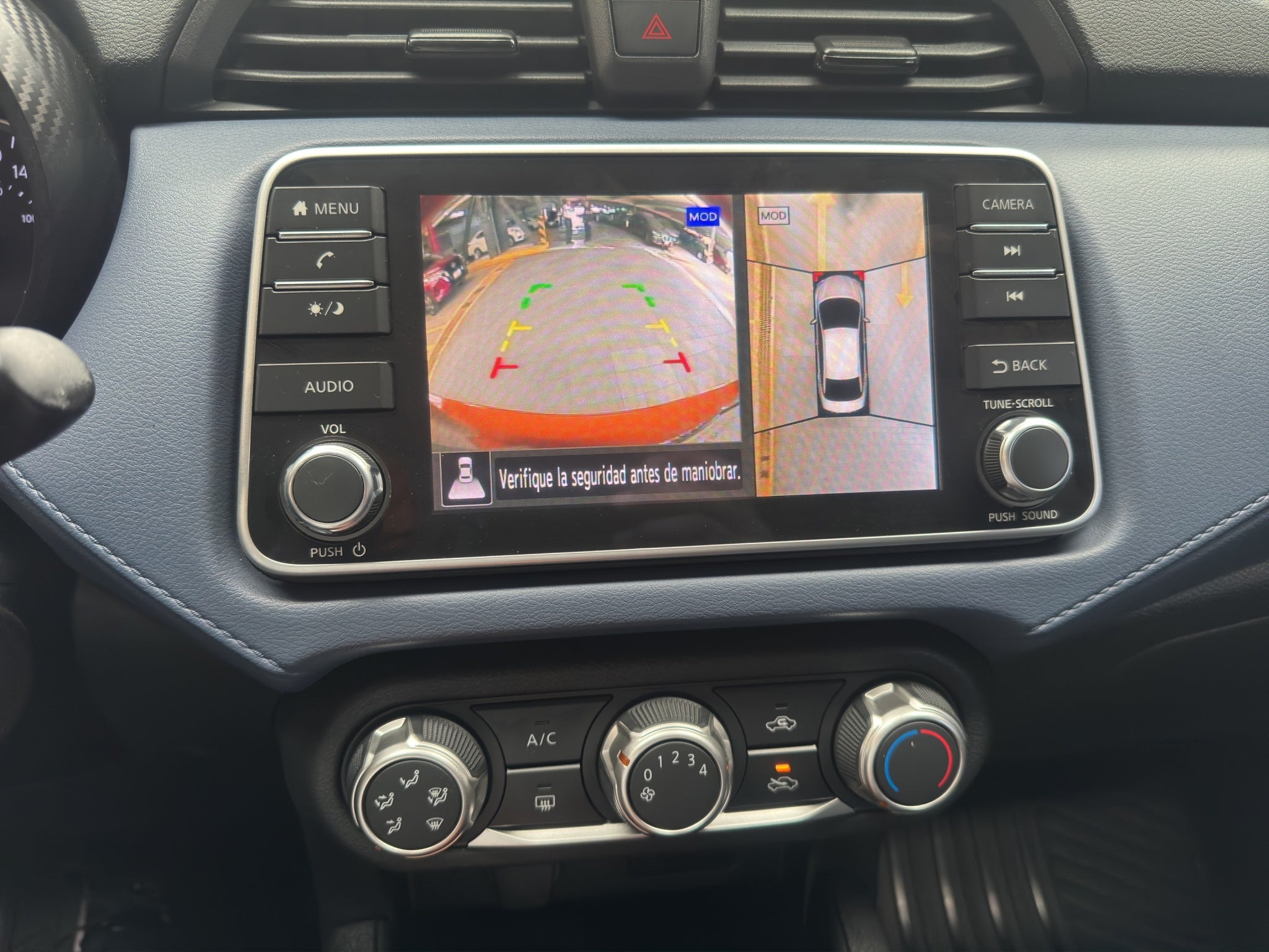 2023 Nissan Versa 4 pts. Advance, CVT, a/ac., R-15 (cambio de línea)