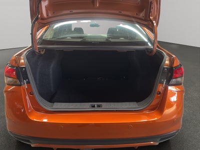 2023 Nissan Versa 4 pts. Advance, CVT, a/ac., R-15 (cambio de línea)