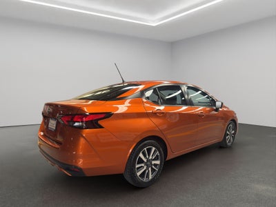 2023 Nissan Versa 4 pts. Advance, CVT, a/ac., R-15 (cambio de línea)