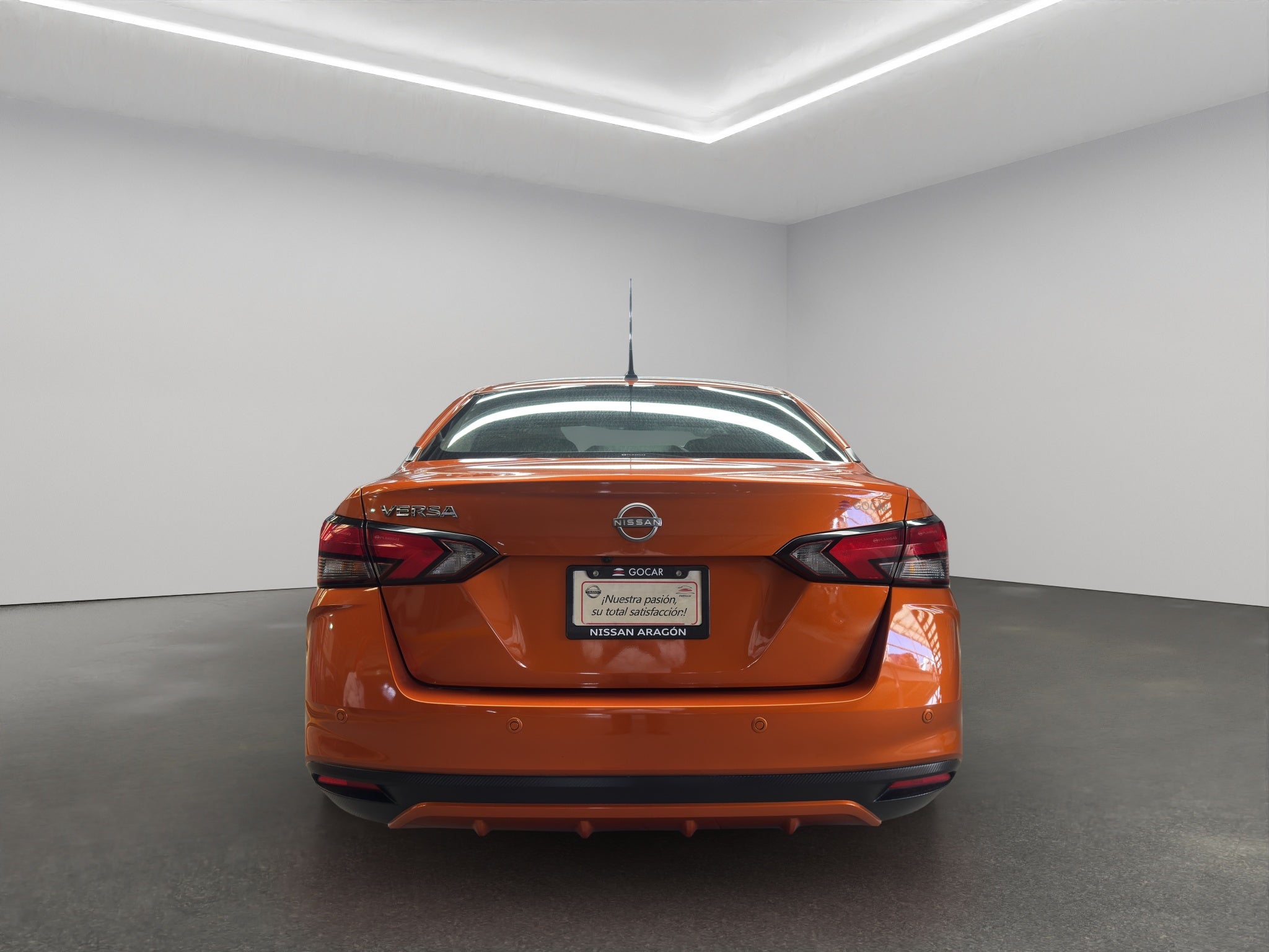 2023 Nissan Versa 4 pts. Advance, CVT, a/ac., R-15 (cambio de línea)