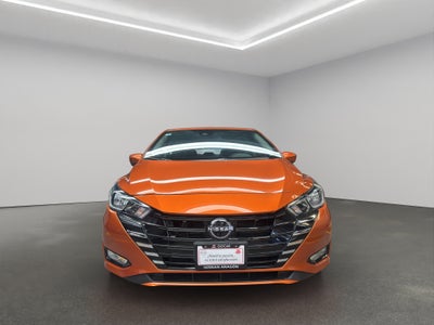 2023 Nissan Versa 4 pts. Advance, CVT, a/ac., R-15 (cambio de línea)