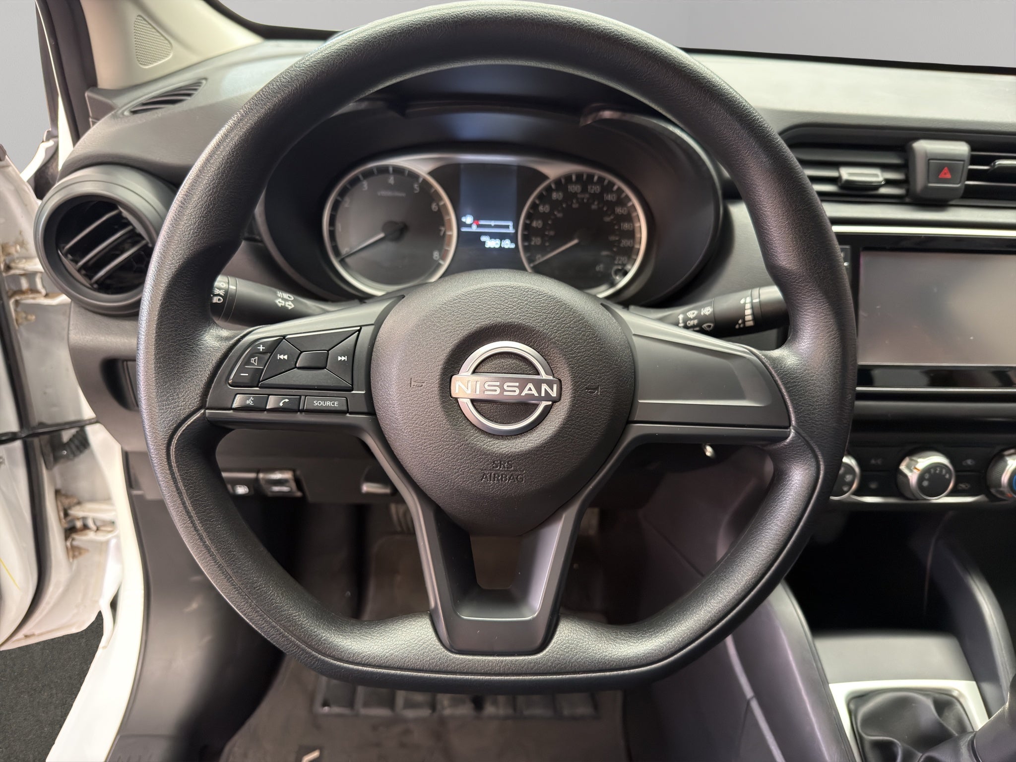 2024 Nissan Versa 4 pts. Sense, TM5, a/ac., R-15