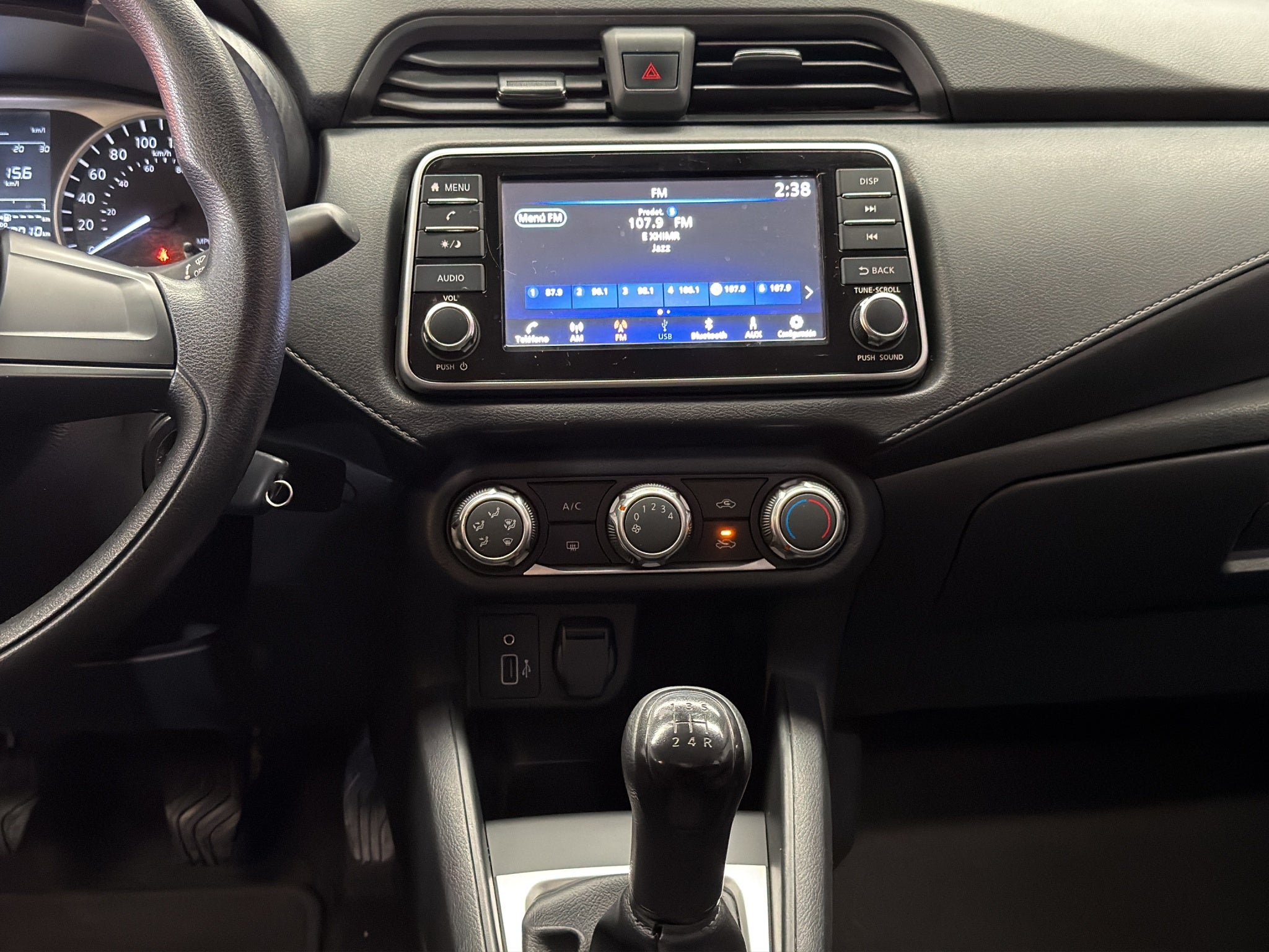 2024 Nissan Versa 4 pts. Sense, TM5, a/ac., R-15