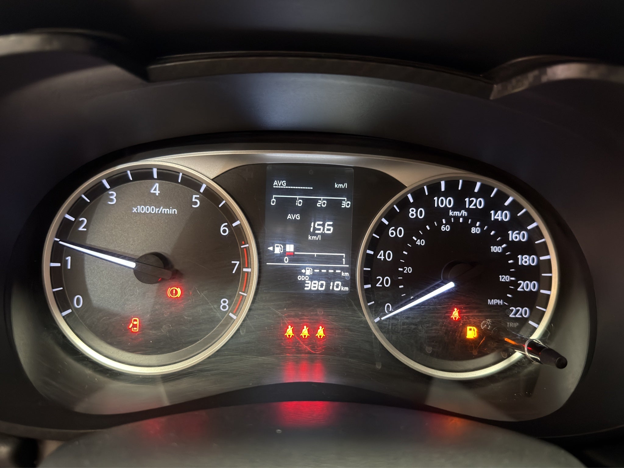 2024 Nissan Versa 4 pts. Sense, TM5, a/ac., R-15