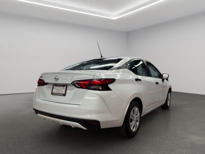 2024 Nissan Versa 4 pts. Sense, TM5, a/ac., R-15