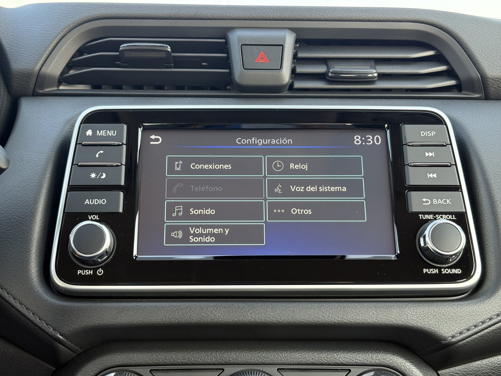 2024 Nissan Versa 4 pts. Sense, CVT, a/ac., R-15