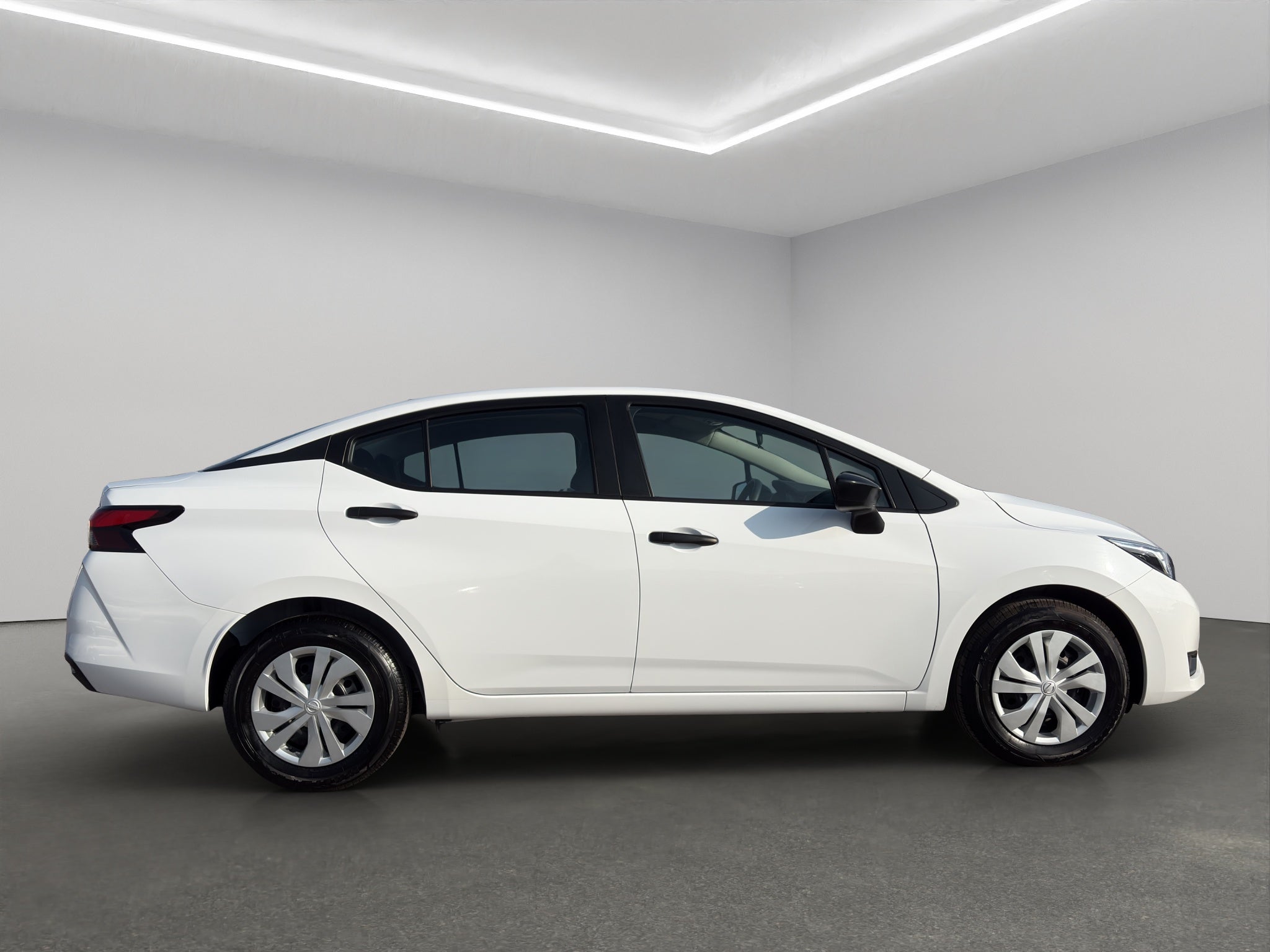 2024 Nissan Versa 4 pts. Sense, CVT, a/ac., R-15