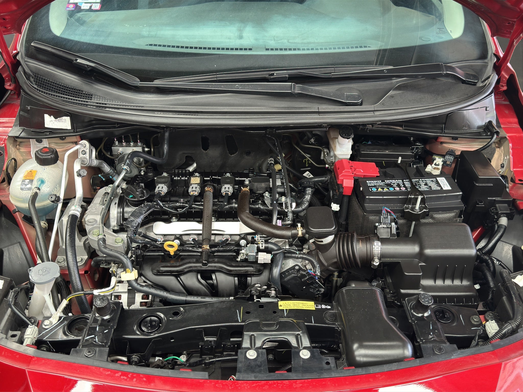 2024 Nissan Versa 4 pts. Advance, CVT, a/ac., f. niebla, RA-16