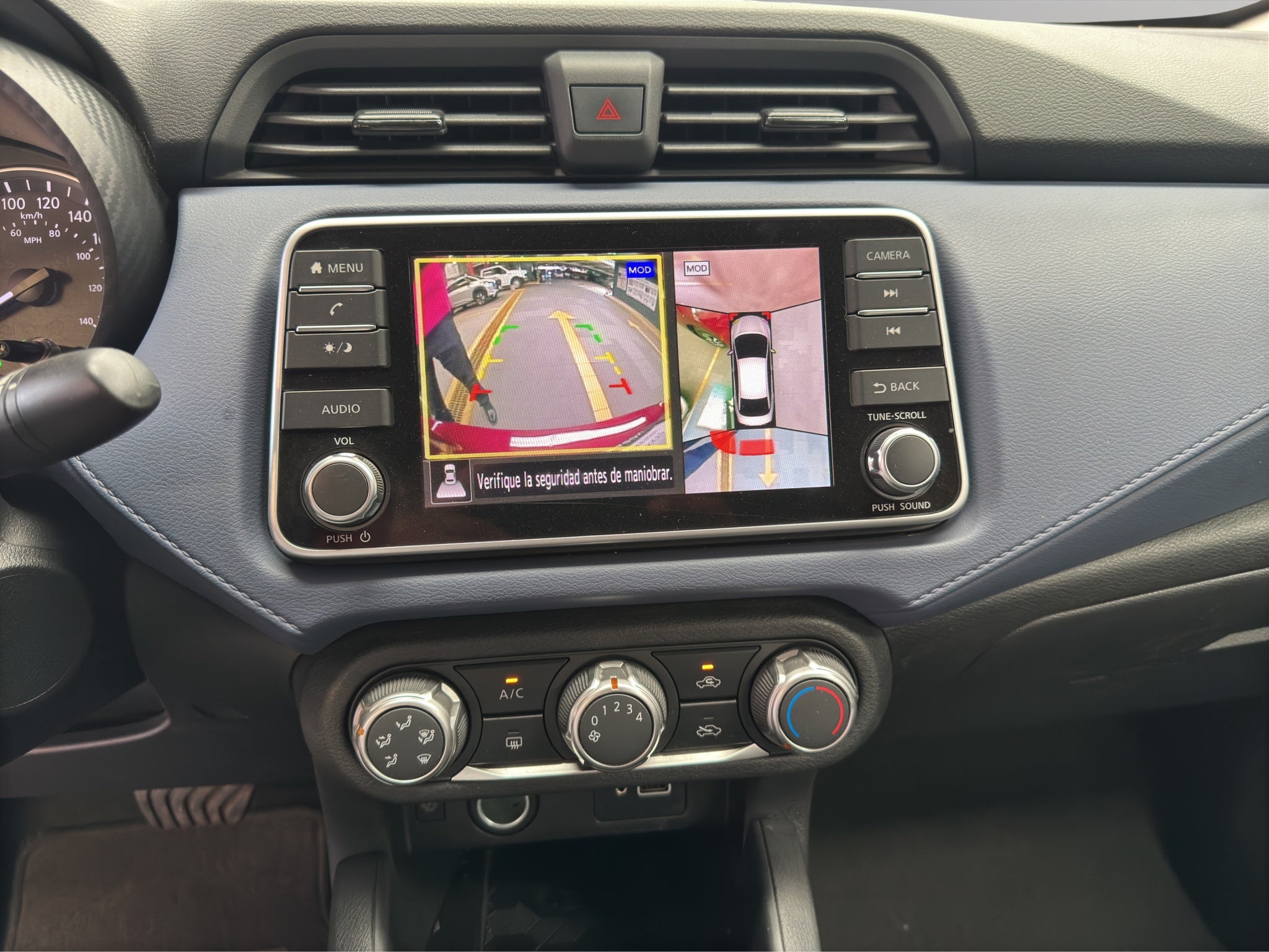 2024 Nissan Versa 4 pts. Advance, CVT, a/ac., f. niebla, RA-16