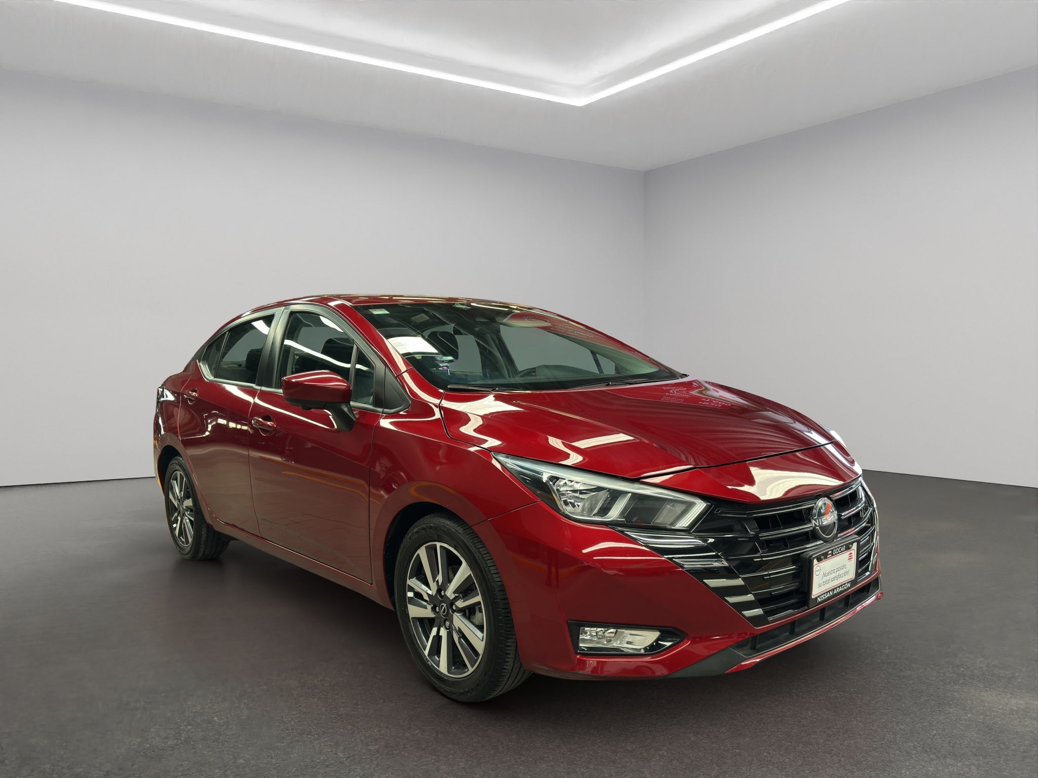 2024 Nissan Versa 4 pts. Advance, CVT, a/ac., f. niebla, RA-16