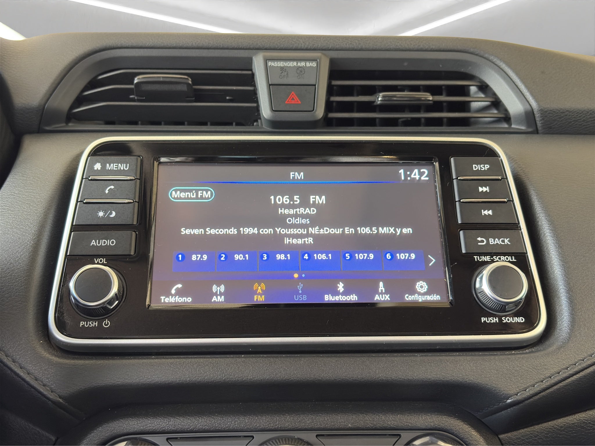 2025 Nissan Versa 4 pta. Sense, CVT, a/ac., R-15