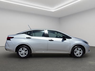 2025 Nissan Versa 4 pta. Sense, CVT, a/ac., R-15