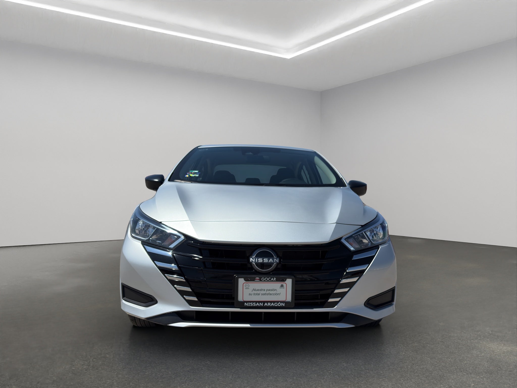 2025 Nissan Versa 4 pta. Sense, CVT, a/ac., R-15