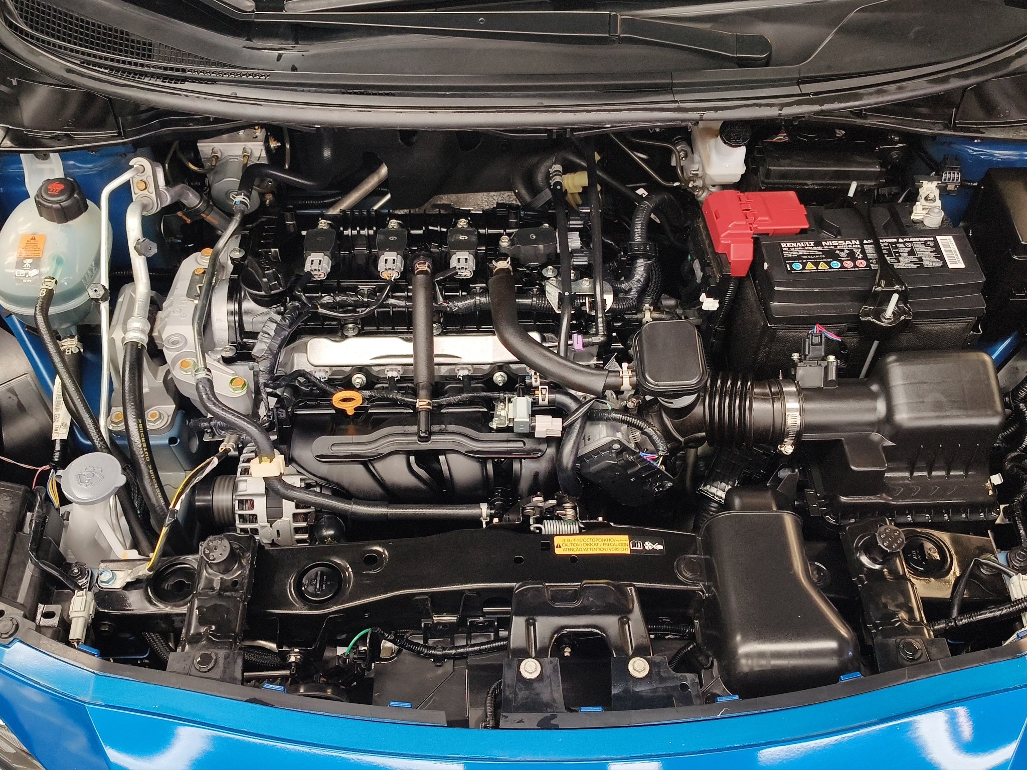 2025 Nissan Versa 4 pts. Sense, CVT, a/ac., R-15 (línea anterior)
