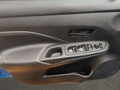 2025 Nissan Versa 4 pts. Sense, CVT, a/ac., R-15 (línea anterior)