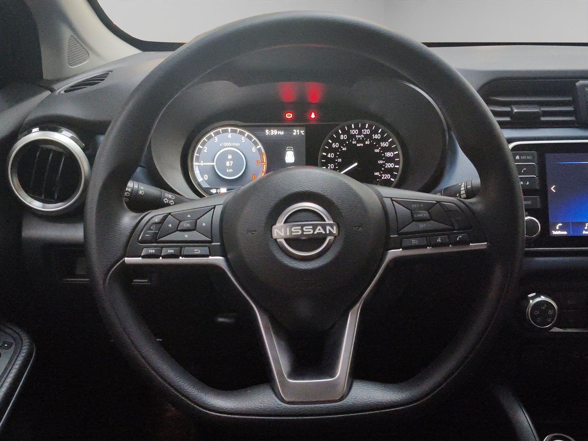 2025 Nissan Versa 4 pts. Advance, CVT, a/ac., f. niebla, RA-16 (línea anterior)
