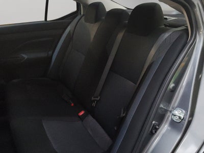 2025 Nissan Versa 4 pts. Advance, CVT, a/ac., f. niebla, RA-16 (línea anterior)