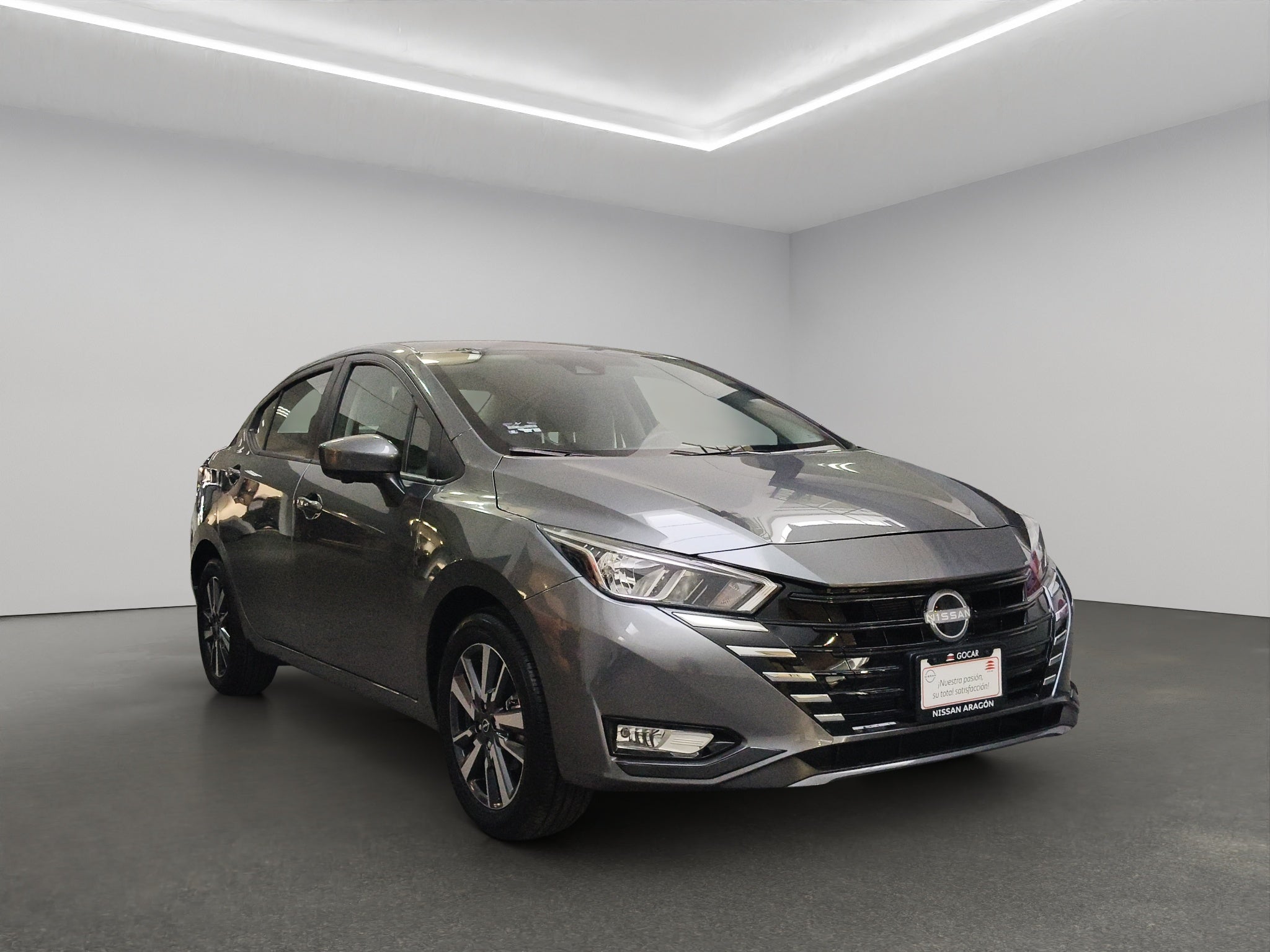 2025 Nissan Versa 4 pts. Advance, CVT, a/ac., f. niebla, RA-16 (línea anterior)