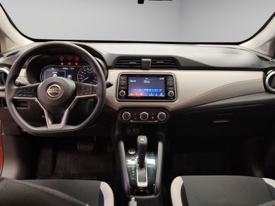 2022 Nissan Versa 4 pts. Advance, CVT, a/ac., VE, f. niebla, RA-16 (línea anterior)