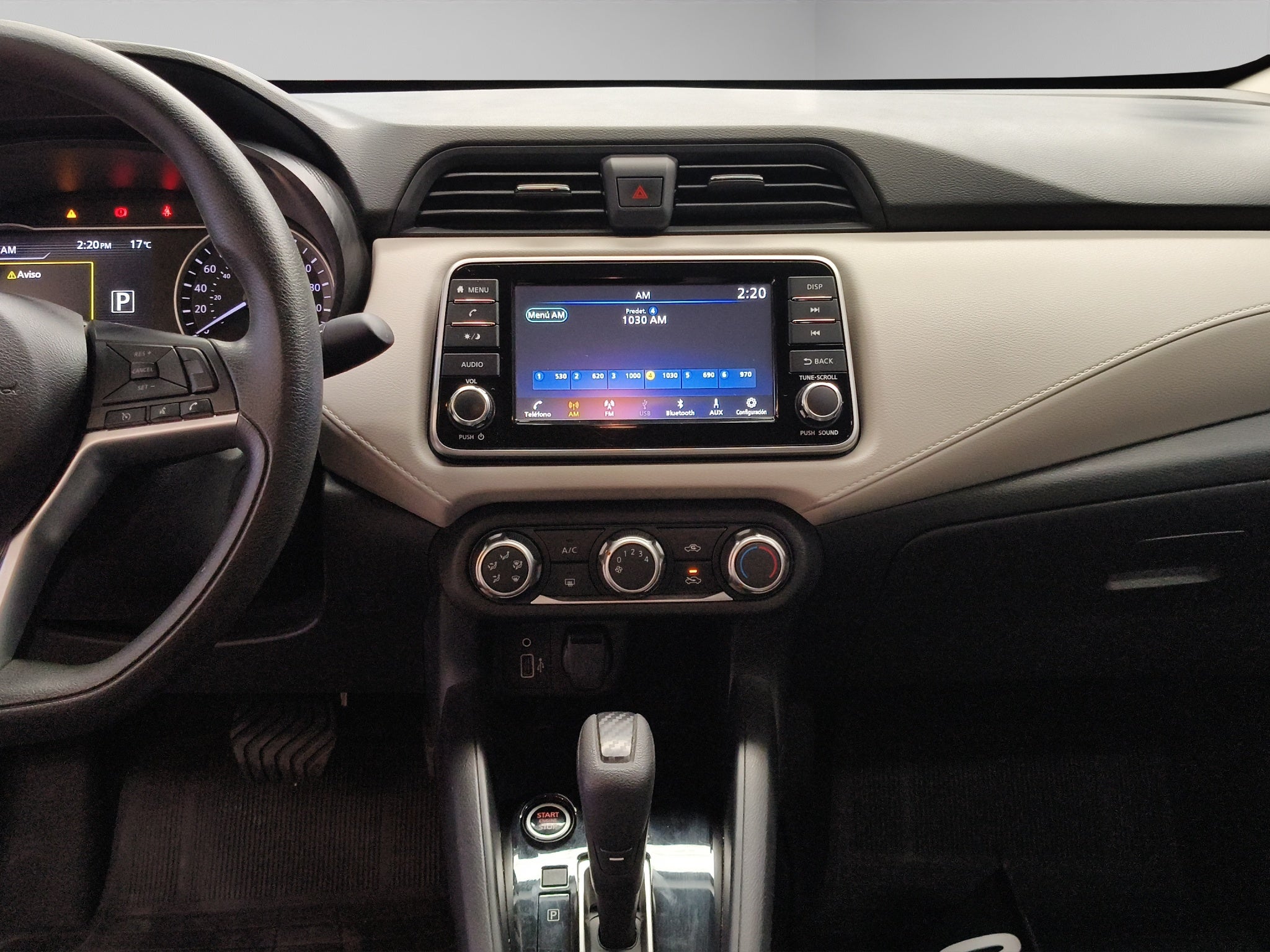 2022 Nissan Versa 4 pts. Advance, CVT, a/ac., VE, f. niebla, RA-16 (línea anterior)