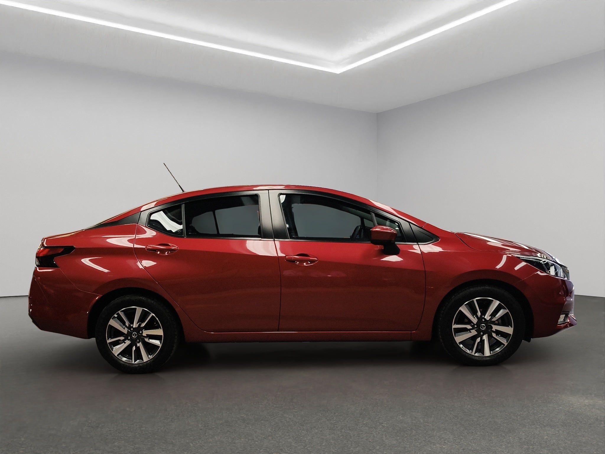 2022 Nissan Versa 4 pts. Advance, CVT, a/ac., VE, f. niebla, RA-16 (línea anterior)