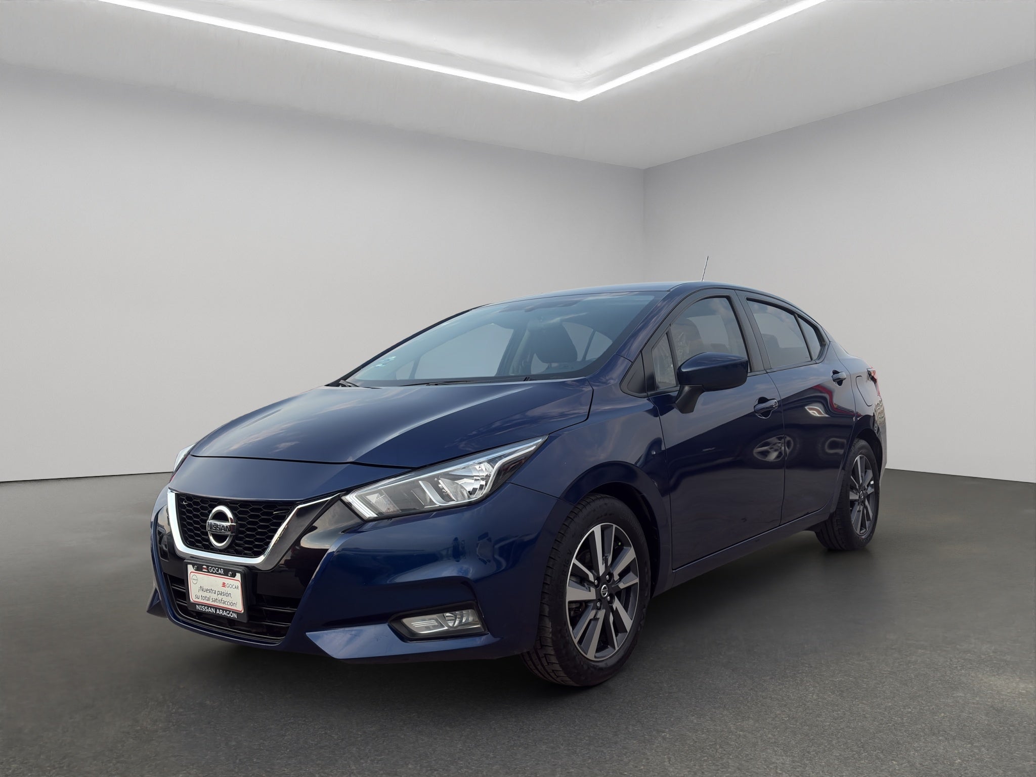 2022 Nissan Versa 4 pts. Advance, CVT, a/ac., VE, f. niebla, RA-16 (línea anterior)