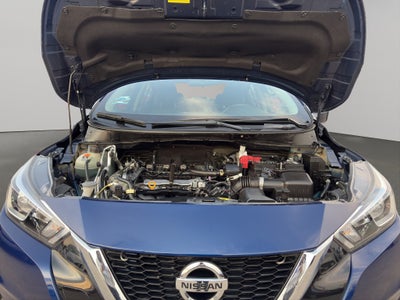 2022 Nissan Versa 4 pts. Advance, CVT, a/ac., VE, f. niebla, RA-16 (línea anterior)