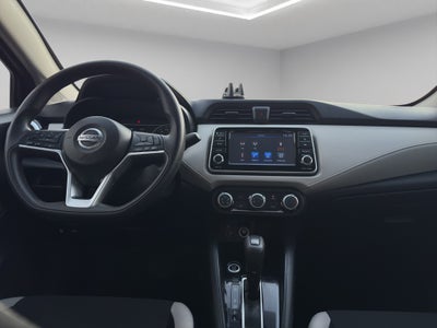 2022 Nissan Versa 4 pts. Advance, CVT, a/ac., VE, f. niebla, RA-16 (línea anterior)