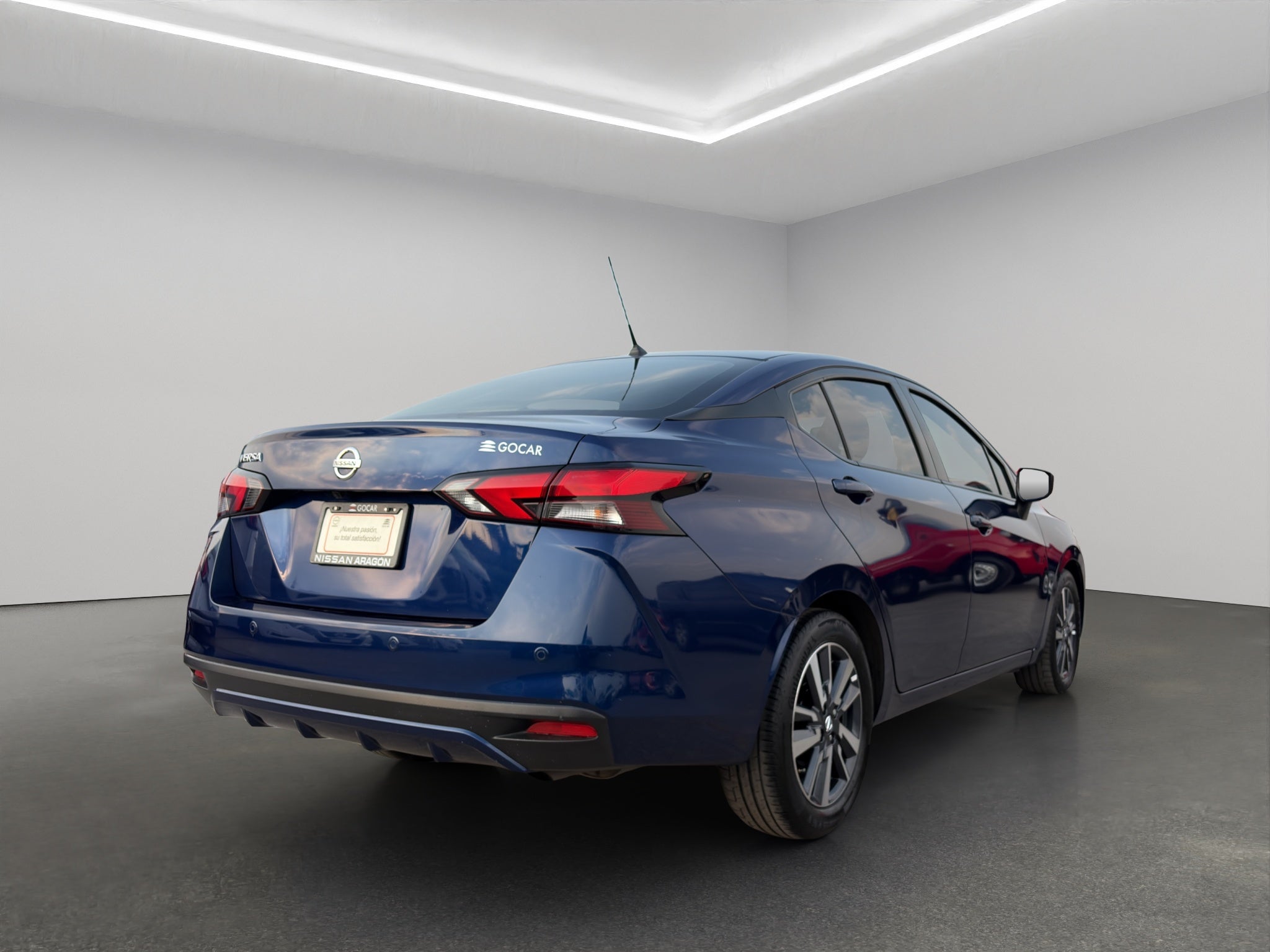 2022 Nissan Versa 4 pts. Advance, CVT, a/ac., VE, f. niebla, RA-16 (línea anterior)